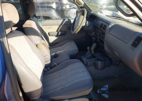 1999 Toyota Tacoma из США, поврежденный, VIN 4TAWM72N8XZ524885